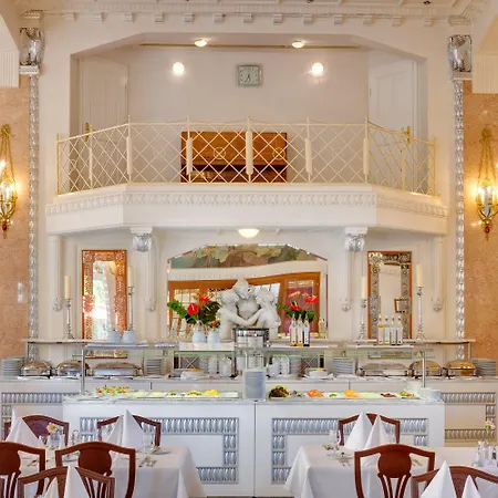 Ensana Thermia Palace 5* Pöstyén